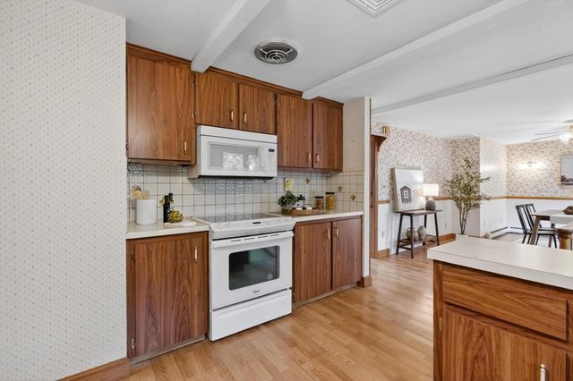 18 Williams Rd, Lynnfield, MA 01940