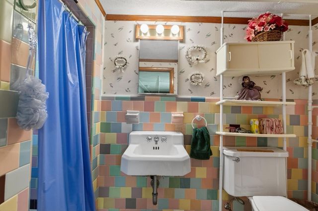 18 Williams Rd, Lynnfield, MA 01940