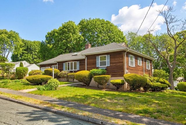 18 Williams Rd, Lynnfield, MA 01940