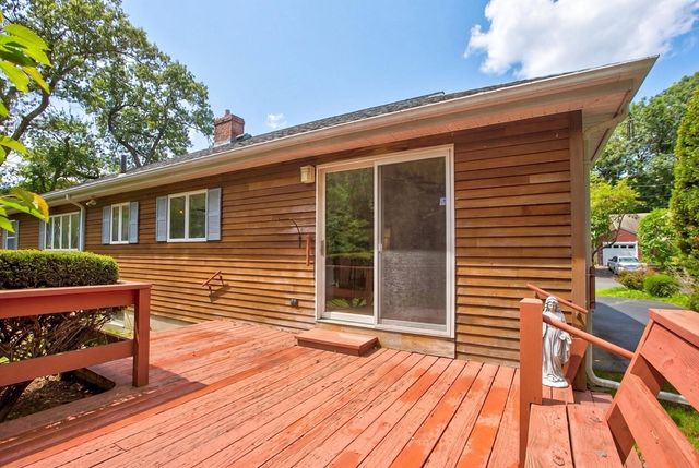 18 Williams Rd, Lynnfield, MA 01940