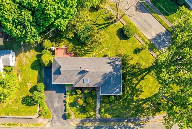 18 Williams Rd, Lynnfield, MA 01940