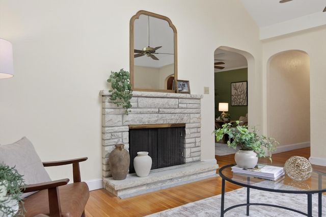 18 Williams Rd, Lynnfield, MA 01940