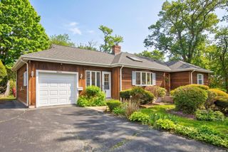 18 Williams Rd, Lynnfield, MA 01940