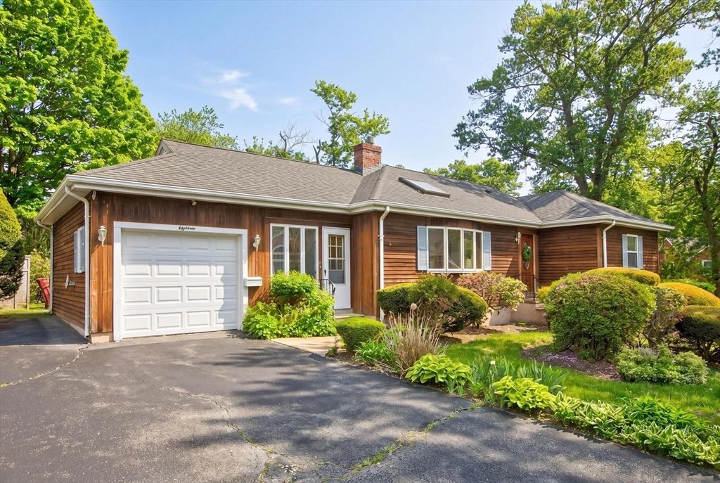 18 Williams Rd, Lynnfield, MA 01940