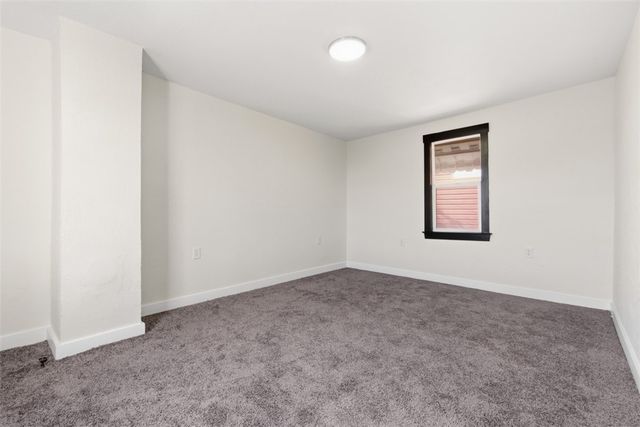 42 Cowan St, Mt Washington, PA 15211