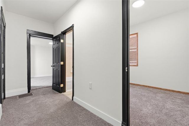 42 Cowan St, Mt Washington, PA 15211