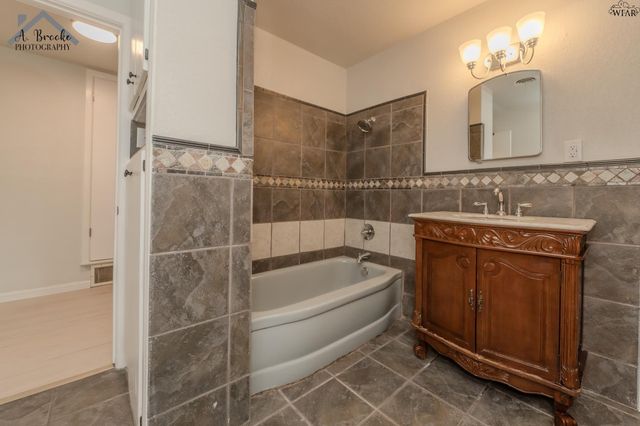 4505 UNIVERSITY AVENUE, Wichita Falls, TX 76308