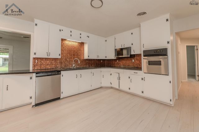 4505 UNIVERSITY AVENUE, Wichita Falls, TX 76308