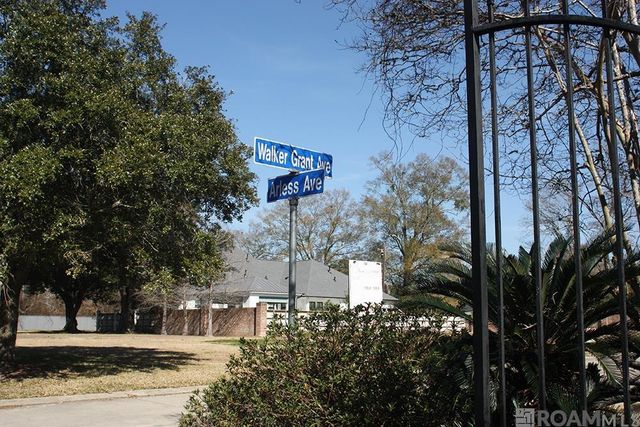 1960 Arless Ave, Baton Rouge, LA 70706