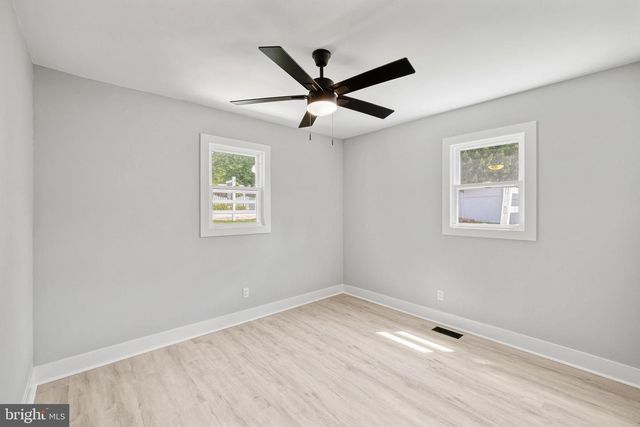 15 HENRY AVE, Collegeville, PA 19426