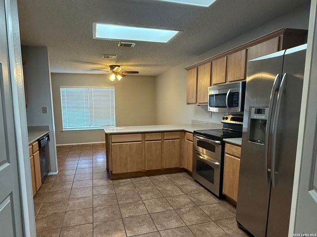 8111 MESCAL TRL, San Antonio, TX 78244