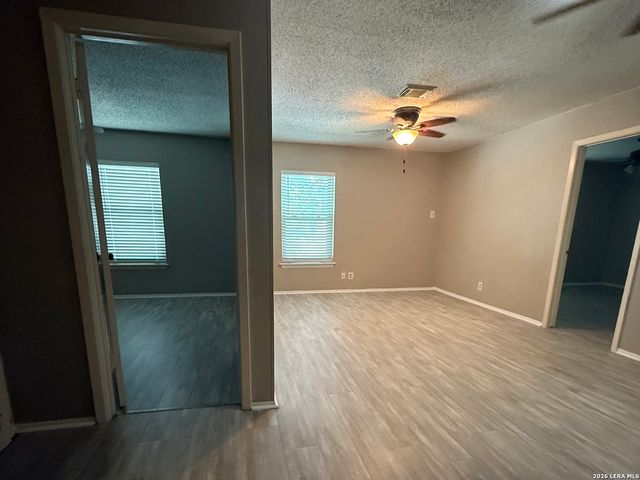 8111 MESCAL TRL, San Antonio, TX 78244