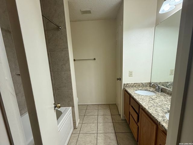 8111 MESCAL TRL, San Antonio, TX 78244