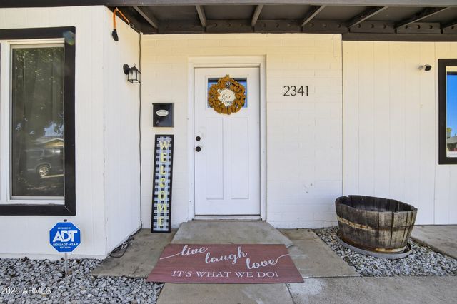2341 W LAUREL Lane, Phoenix, AZ 85029