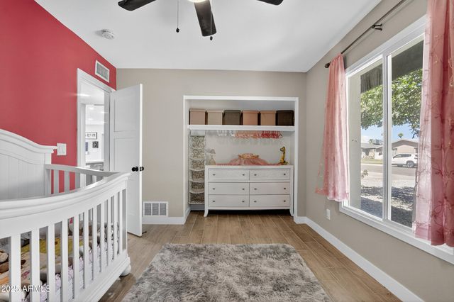 2341 W LAUREL Lane, Phoenix, AZ 85029
