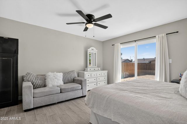 2341 W LAUREL Lane, Phoenix, AZ 85029