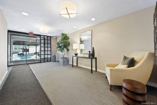 56 Doyer Avenue 6E, White Plains, NY 10605