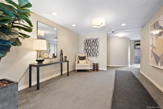 56 Doyer Avenue 6E, White Plains, NY 10605