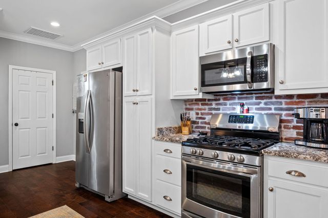 494 Candytuft Lane, Hixson, TN 37343