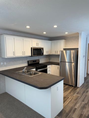 24 Pine Hil Road, Tilton, NH 03276