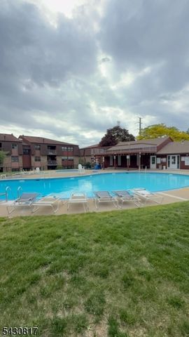 110 Keystone Ct 110A, Woodbridge Twp., NJ 07095