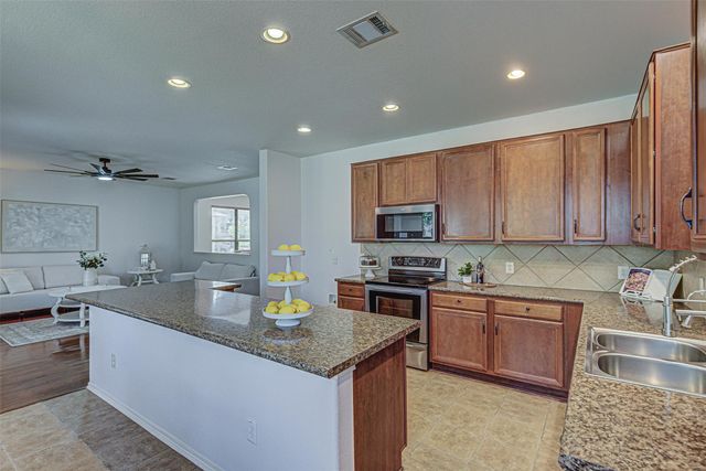 312 Wind Hollow DR, Georgetown, TX 78633