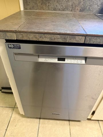 1406 E Twin Lakes Drive, Little Rock, AR 72205