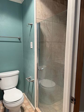 1406 E Twin Lakes Drive, Little Rock, AR 72205