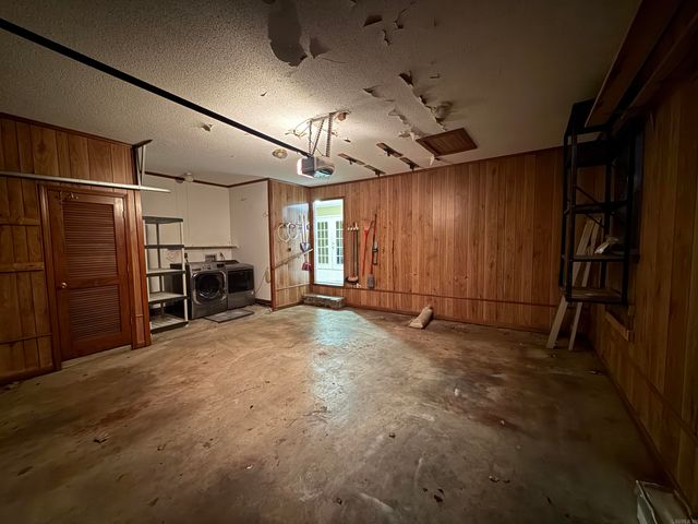 1406 E Twin Lakes Drive, Little Rock, AR 72205