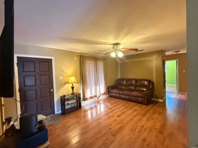 1406 E Twin Lakes Drive, Little Rock, AR 72205