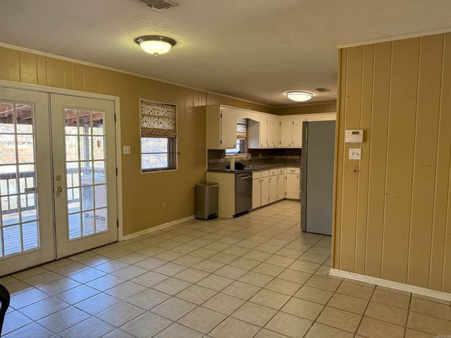 1406 E Twin Lakes Drive, Little Rock, AR 72205