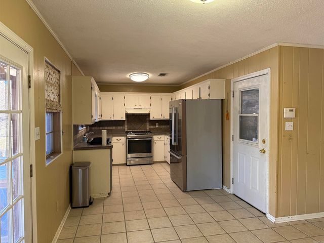 1406 E Twin Lakes Drive, Little Rock, AR 72205