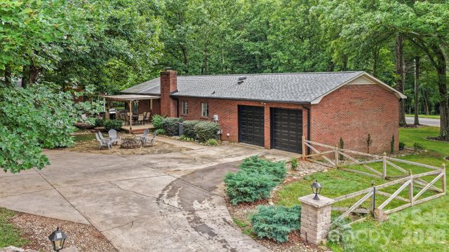 406 S Magnolia Street, Mooresville, NC 28115