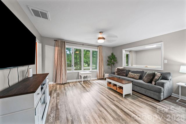 406 S Magnolia Street, Mooresville, NC 28115