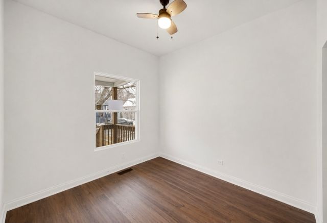 8008 S Muskegon Avenue, Chicago, IL 60617
