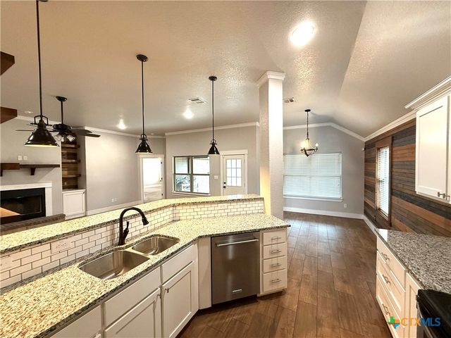 2515 Crystal Ann Drive, Temple, TX 76502