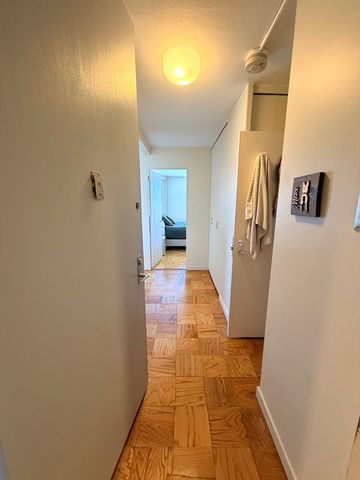 60 Babcock St 86, Brookline, MA 02446