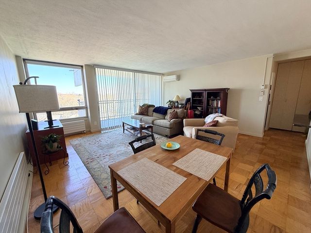 60 Babcock St 86, Brookline, MA 02446