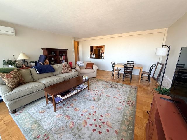 60 Babcock St 86, Brookline, MA 02446