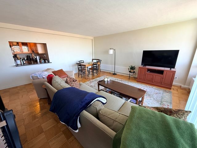 60 Babcock St 86, Brookline, MA 02446