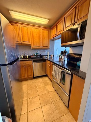 60 Babcock St 86, Brookline, MA 02446