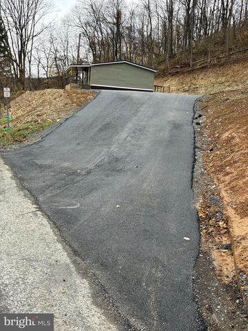 194 PARK VIEW AVE, Lewistown, PA 17044