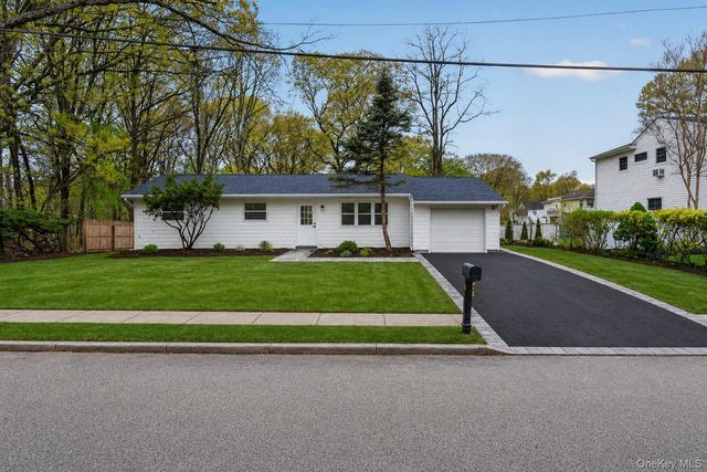 108 Avenue B, Holbrook, NY 11741