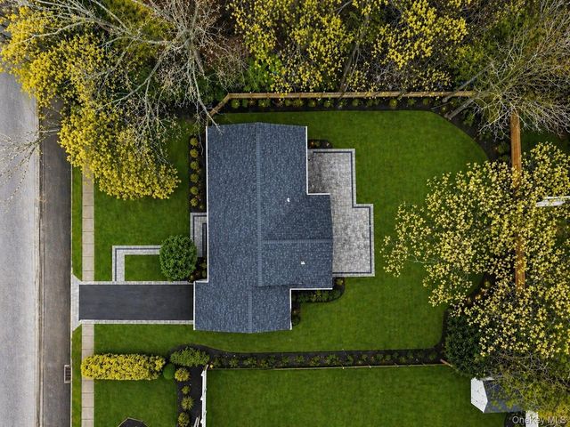 108 Avenue B, Holbrook, NY 11741