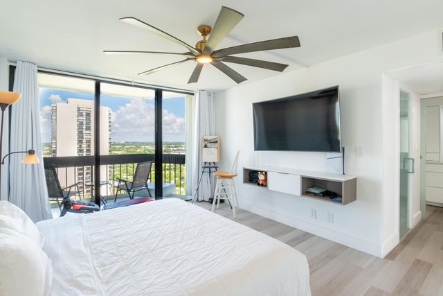 2000 Presidential Way 1401, West Palm Beach, FL 33401