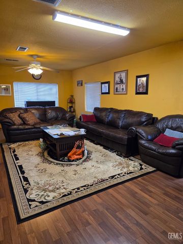 415 E 18th Street, Bakersfield, CA 93305