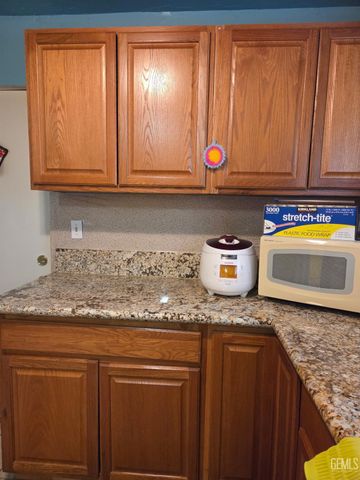 415 E 18th Street, Bakersfield, CA 93305