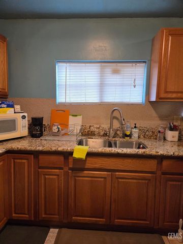 415 E 18th Street, Bakersfield, CA 93305