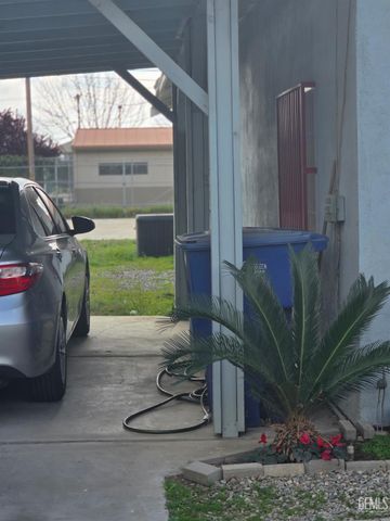 415 E 18th Street, Bakersfield, CA 93305