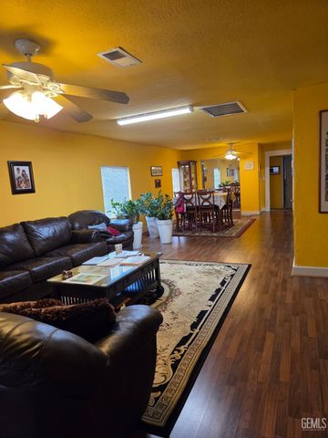 415 E 18th Street, Bakersfield, CA 93305